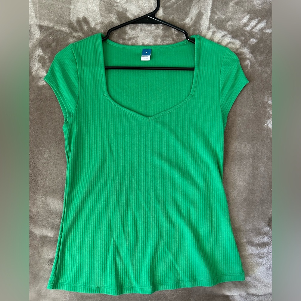 old navy ribbed v-neck top